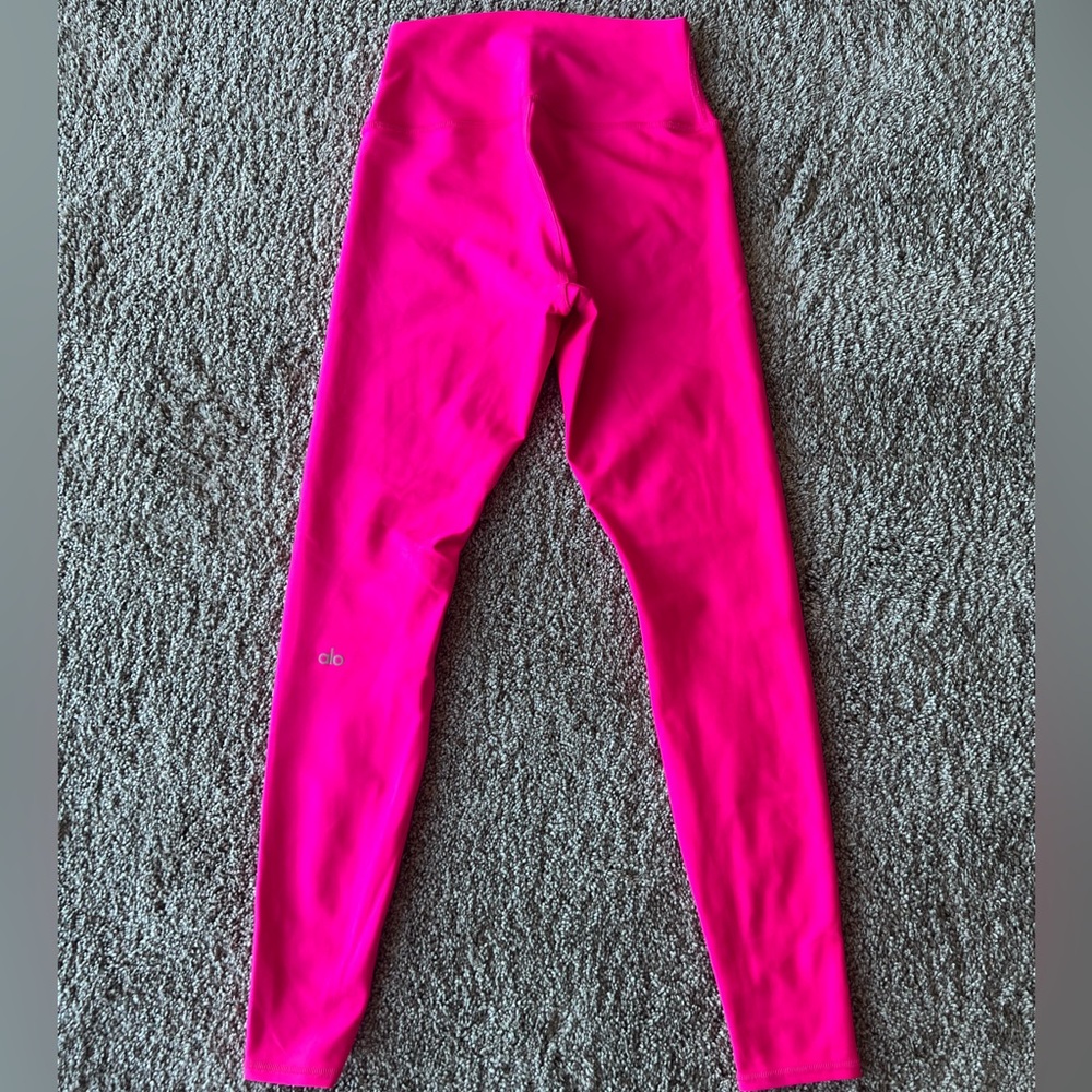 Alo Airlift Leggings - Picture 3 of 3
